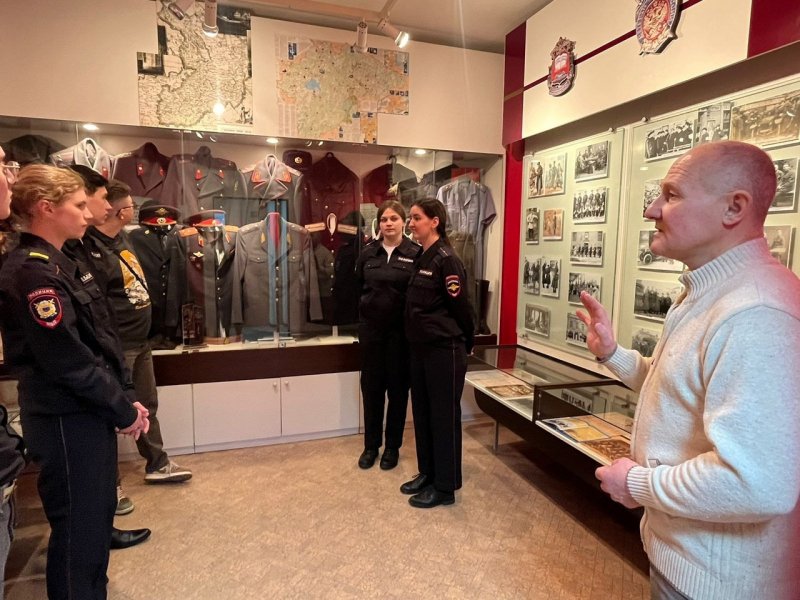 Молодые сотрудники полиции и стажёры посетили  Музей истории органов внутренних дел Новгородской области